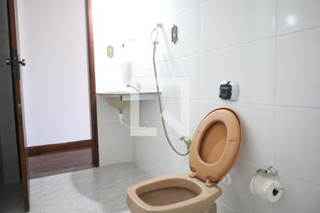 Casa à venda com 180m², 2 quartos e 2 vagasBanheiro