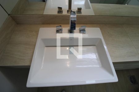 Apartamento para alugar com 62m², 2 quartos e 1 vagaDetalhe banheiro da suíte - Pia