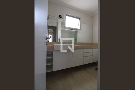 Apartamento para alugar com 62m², 2 quartos e 1 vagaBanheiro da suíte