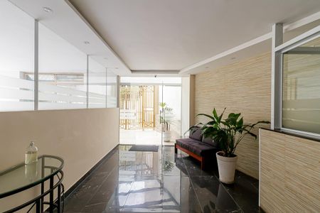 Apartamento à venda com 75m², 2 quartos e 1 vaga Apartamento à venda com 75m², 2 quartos e 1 vagaHall Social