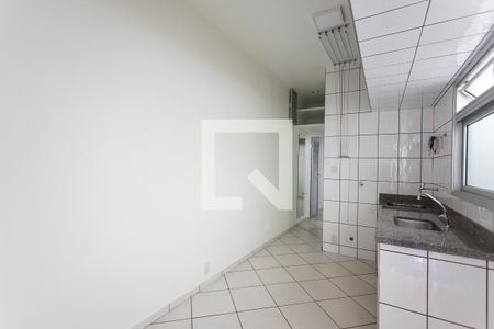Sala / Cozinha de kitnet/studio para alugar com 1 quarto, 25m² em Umuarama, Uberlândia