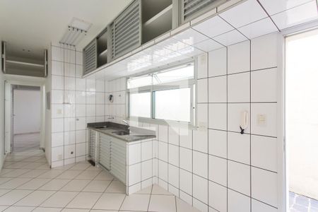 Sala / Cozinha de kitnet/studio para alugar com 1 quarto, 25m² em Umuarama, Uberlândia