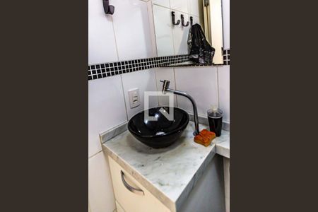 Apartamento à venda com 49m², 2 quartos e sem vaga Apartamento à venda com 49m², 2 quartos e sem vagaBanheiro