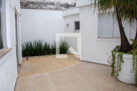 Casa para alugar com 400m², 4 quartos e 5 vagasQuintal