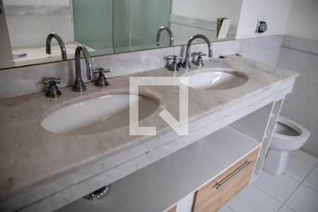 Casa para alugar com 400m², 4 quartos e 5 vagasBanheiro do Quarto 4