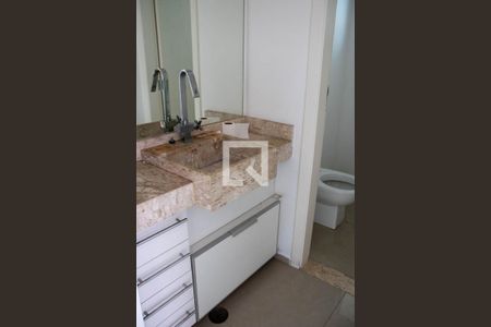 Casa para alugar com 400m², 4 quartos e 5 vagasBanheiro 4