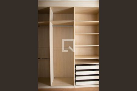 Casa para alugar com 400m², 4 quartos e 5 vagasCloset da suíte 4