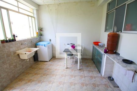 Casa à venda com 219m², 3 quartos e 6 vagasÁrea de Serviço