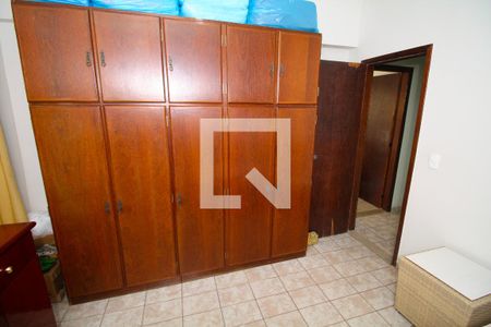 Casa à venda com 219m², 3 quartos e 6 vagasQuarto 2