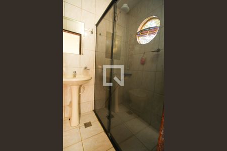 Casa à venda com 219m², 3 quartos e 6 vagasBanheiro