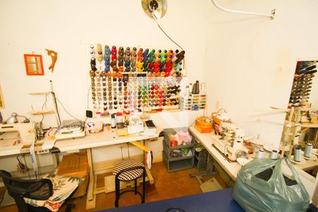 Casa à venda com 219m², 3 quartos e 6 vagasQuarto de Serviço