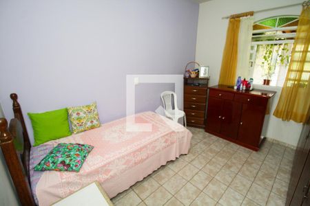 Casa à venda com 219m², 3 quartos e 6 vagasQuarto 2