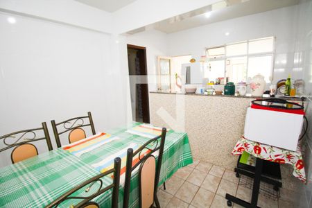 Casa à venda com 219m², 3 quartos e 6 vagasCozinha