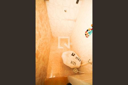 Casa à venda com 219m², 3 quartos e 6 vagasBanheiro 2