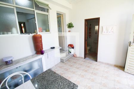 Casa à venda com 219m², 3 quartos e 6 vagasÁrea de Serviço