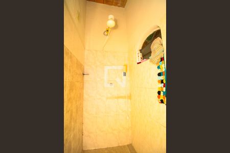 Casa à venda com 219m², 3 quartos e 6 vagasBanheiro 2