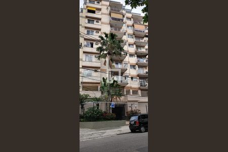 Apartamento para alugar com 70m², 2 quartos e 1 vaga Apartamento para alugar com 70m², 2 quartos e 1 vagaFachada