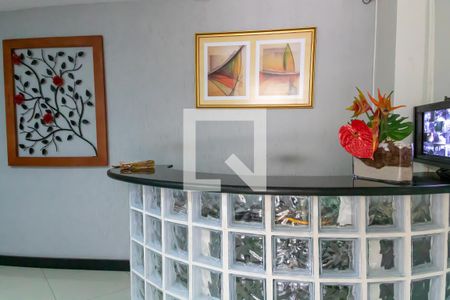 Apartamento para alugar com 70m², 2 quartos e 1 vaga Apartamento para alugar com 70m², 2 quartos e 1 vagaHall