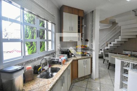 Casa à venda com 260m², 5 quartos e 7 vagas Casa à venda com 260m², 5 quartos e 7 vagasCozinha