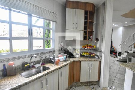 Casa à venda com 260m², 5 quartos e 7 vagas Casa à venda com 260m², 5 quartos e 7 vagasCozinha