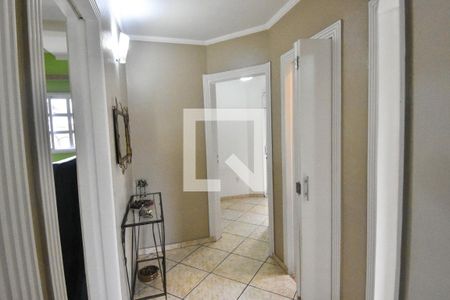 Casa à venda com 260m², 5 quartos e 7 vagas Casa à venda com 260m², 5 quartos e 7 vagasCorredor