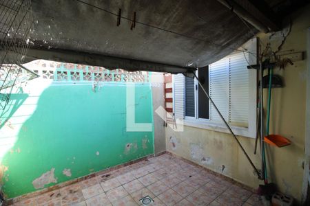 Casa de condomínio à venda com 102m², 3 quartos e 2 vagasVaranda