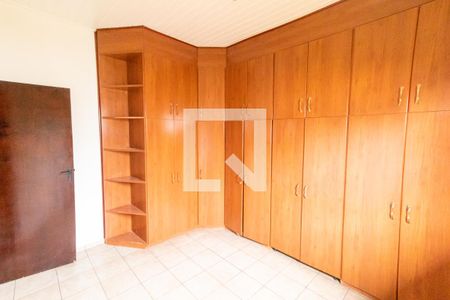 Casa à venda com 200m², 3 quartos e 6 vagas Casa à venda com 200m², 3 quartos e 6 vagasQuarto 3