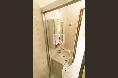 Casa à venda com 200m², 3 quartos e 6 vagas Casa à venda com 200m², 3 quartos e 6 vagasBanheiro