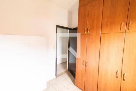 Casa à venda com 200m², 3 quartos e 6 vagas Casa à venda com 200m², 3 quartos e 6 vagasQuarto
