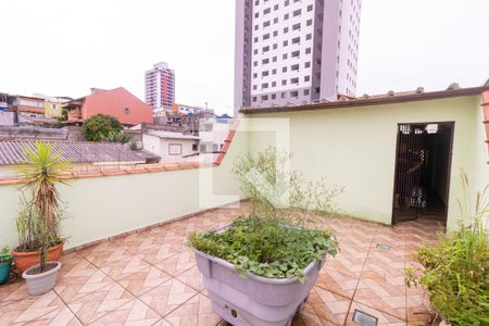 Casa à venda com 200m², 3 quartos e 6 vagas Casa à venda com 200m², 3 quartos e 6 vagasQuintal