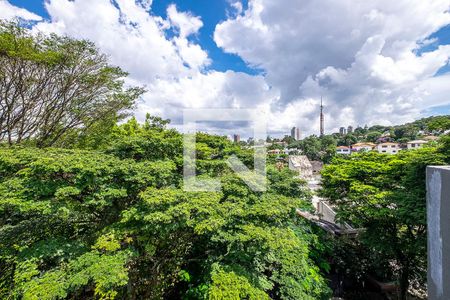 Casa à venda com 440m², 4 quartos e 4 vagas Casa à venda com 440m², 4 quartos e 4 vagasTerraço - Vista