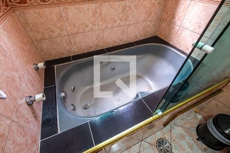 Casa à venda com 440m², 4 quartos e 4 vagas Casa à venda com 440m², 4 quartos e 4 vagasSuíte 2 - Banheiro