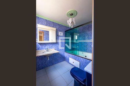 Casa à venda com 440m², 4 quartos e 4 vagas Casa à venda com 440m², 4 quartos e 4 vagasSuíte 4 - Banheiro