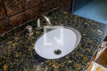 Casa à venda com 440m², 4 quartos e 4 vagas Casa à venda com 440m², 4 quartos e 4 vagasSuíte 3 - Banheiro