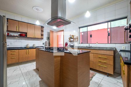 Casa à venda com 440m², 4 quartos e 4 vagas Casa à venda com 440m², 4 quartos e 4 vagasCozinha