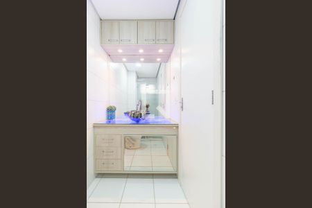 Apartamento à venda com 52m², 2 quartos e 1 vaga Apartamento à venda com 52m², 2 quartos e 1 vagaBanheiro