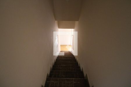 Casa para alugar com 189m², 4 quartos e 3 vagasEscada para área de serviço