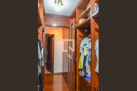 Casa à venda com 500m², 4 quartos e 6 vagasCloset da suíte