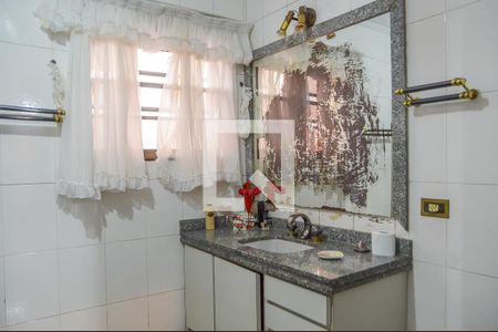 Casa à venda com 500m², 4 quartos e 6 vagasBanheiro da Suíte