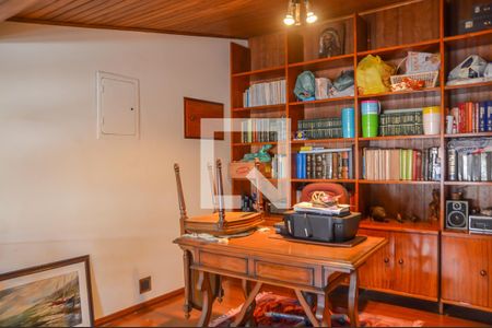 Casa à venda com 500m², 4 quartos e 6 vagasEscritório