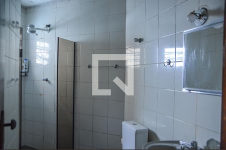 Casa à venda com 500m², 4 quartos e 6 vagasBanheiro de serviço