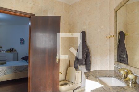 Casa à venda com 500m², 4 quartos e 6 vagasBanheiro da Suíte 3