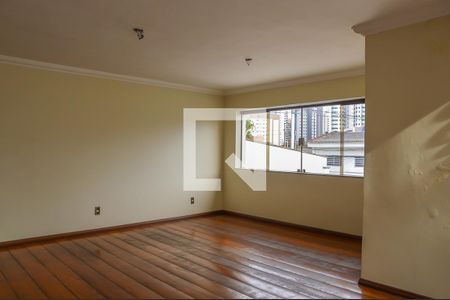 Casa à venda com 500m², 4 quartos e 6 vagasSala