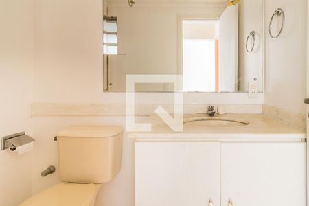 Banheiro de apartamento para alugar com 1 quarto, 35m² em Glória, Porto Alegre