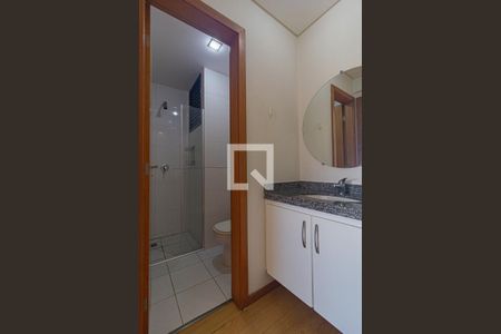 Banheiro de apartamento para alugar com 1 quarto, 79m² em Alto da Glória, Curitiba