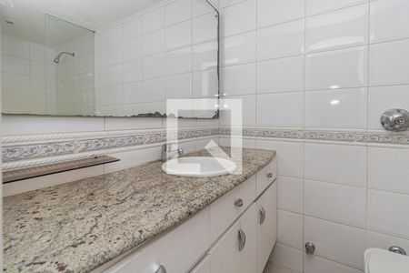 Banheiro da Suíte de apartamento à venda com 3 quartos, 135m² em Rio Branco, Porto Alegre