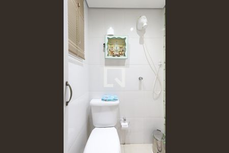 Banheiro 1 de casa de condomínio para alugar com 2 quartos, 96m² em Horto Florestal, São Paulo