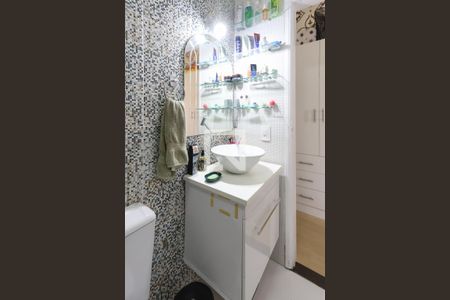 Casa de condomínio para alugar com 96m², 2 quartos e 1 vaga Casa de condomínio para alugar com 96m², 2 quartos e 1 vagaBanheiro 2