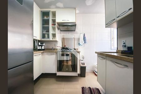 Cozinha de apartamento à venda com 2 quartos, 58m² em Jardim Jaqueline, São Paulo