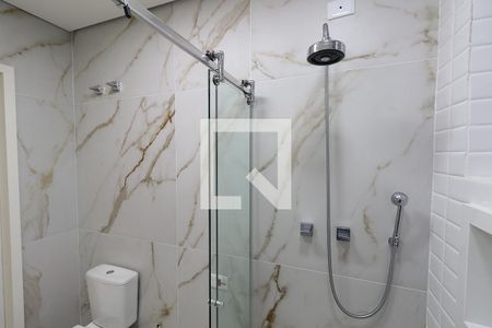 Apartamento para alugar com 100m², 3 quartos e sem vagaBanheiro da Suíte